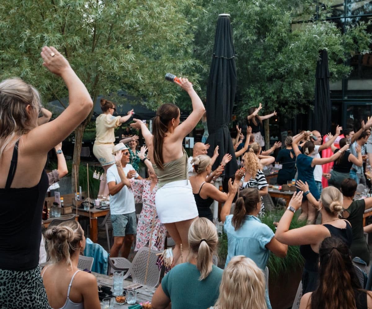 Zin in Hitster! Live op het terras?