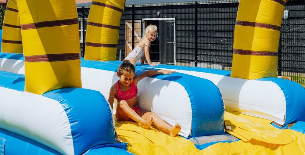 Zomers genieten bij Klok’uus met waterpret